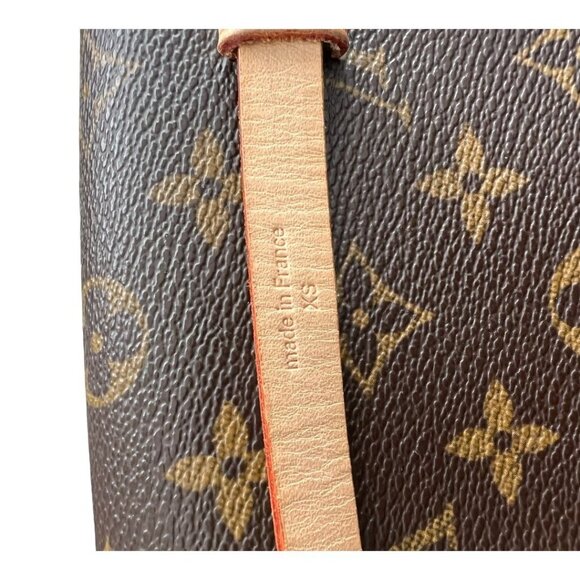 Louis Vuitton: LV Monogram Pochette Florentine Belt Bag - Picture 7 of 9